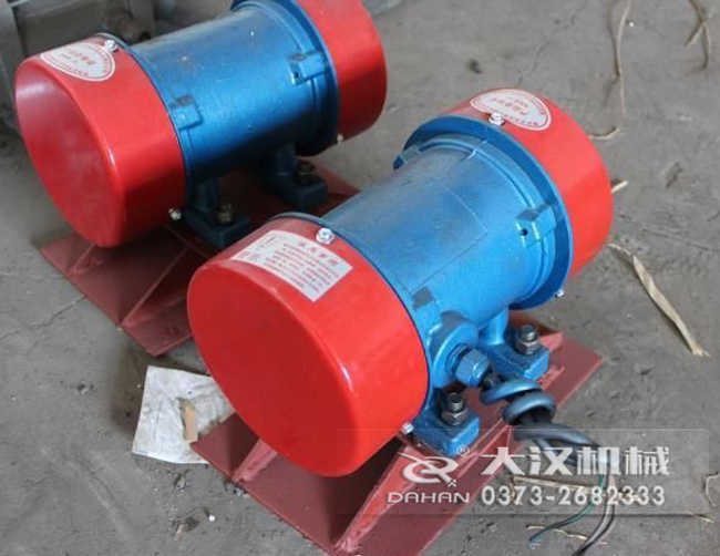 LZf仓壁振动器的仓壁厚度：2-40mm 激振力：1000-50000牛顿